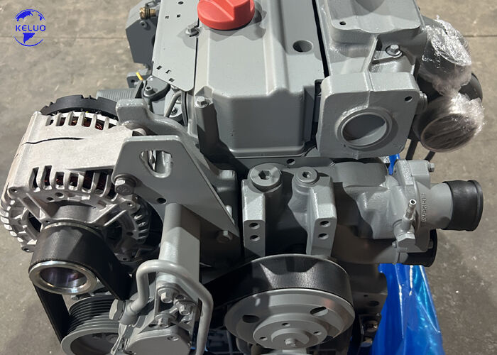 موتور BF4M2012C / BF4M2012 کاملا جدید 98kW، 2100 RPM برای رول های جاده ای لرزش.